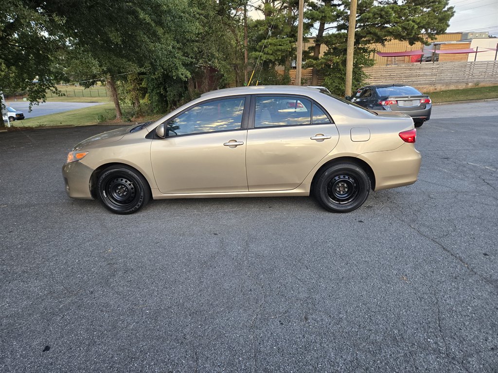 2011 Toyota Corolla LE's photo